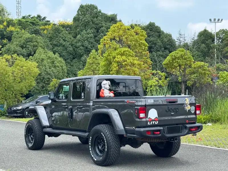 Gladiator 2022 3.6L Automatic 4WD 5-seater Parallel Import — миниатюра 5
