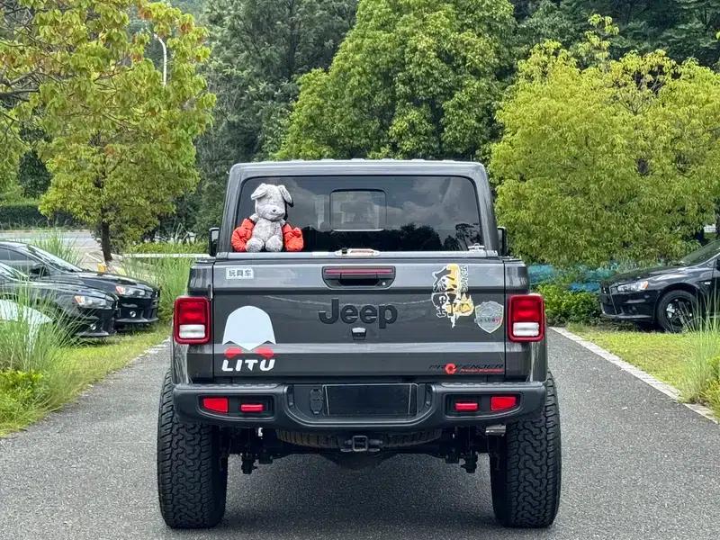 Gladiator 2022 3.6L Automatic 4WD 5-seater Parallel Import — миниатюра 6