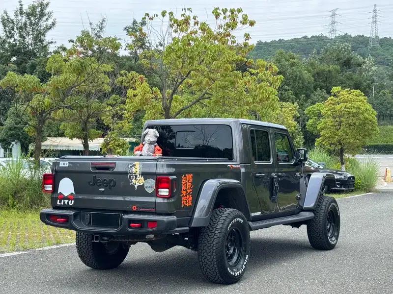 Gladiator 2022 3.6L Automatic 4WD 5-seater Parallel Import — миниатюра 7