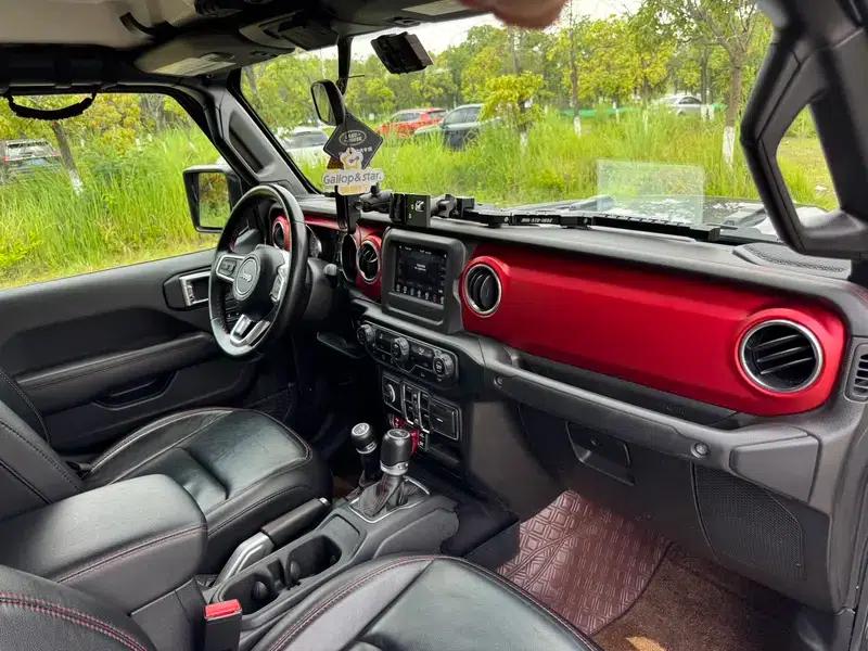 Gladiator 2022 3.6L Automatic 4WD 5-seater Parallel Import — миниатюра 8