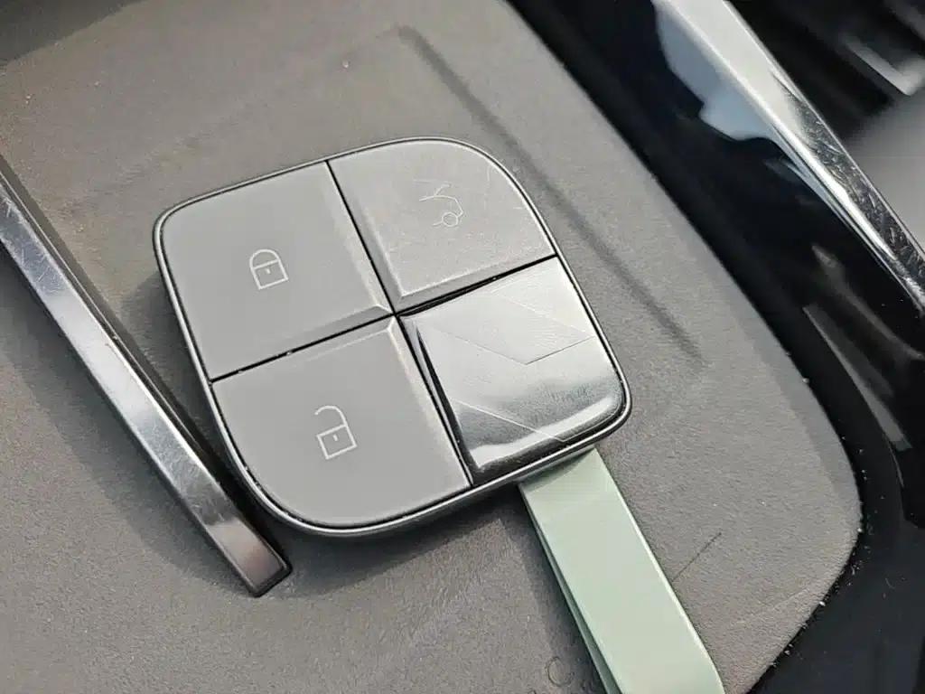 Lynk & Co 08 EM-P 2023 Model, 120km Long Range Halo — миниатюра 9