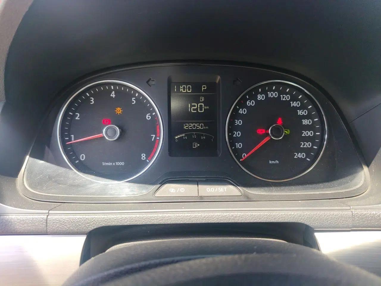 Volkswagen Lavida 2013 Restyled Classic 1.6L Automatic Comfort Edition — миниатюра 12