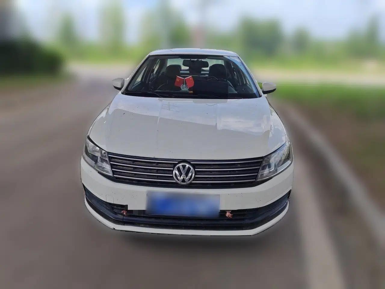 Volkswagen Lavida 2015 1.6L Manual Fashion Edition — миниатюра 2