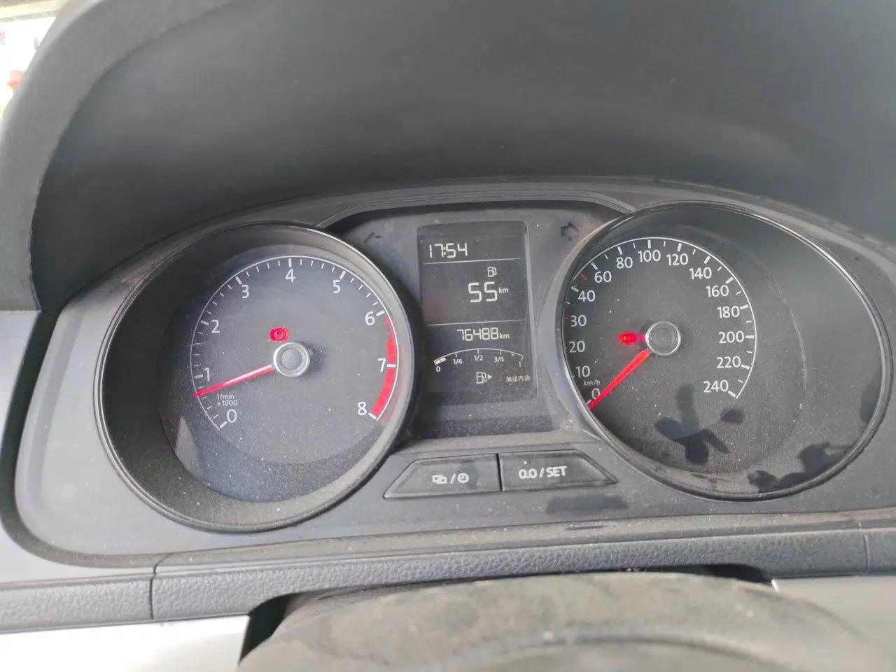 Volkswagen Lavida 2015 1.6L Manual Fashion Edition — миниатюра 11