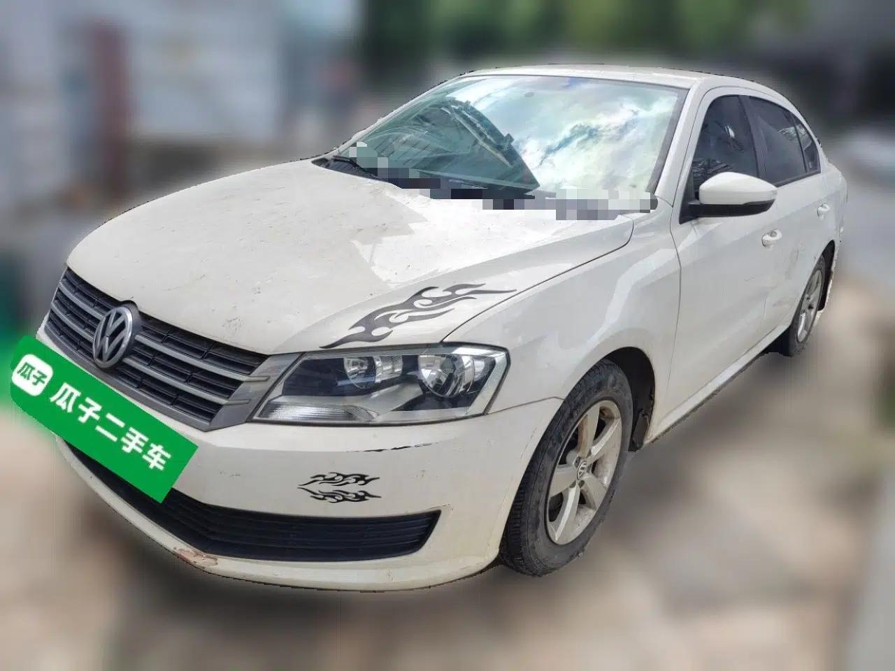 Volkswagen Lavida 2013 Revised Classic 1.6L Automatic Fashion Edition — миниатюра 1