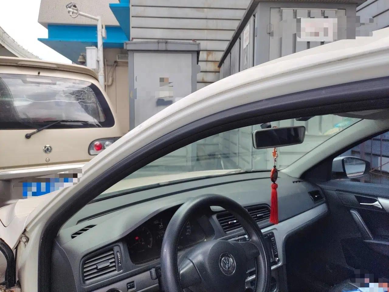 Volkswagen Lavida 2013 Revised Classic 1.6L Automatic Fashion Edition — миниатюра 18