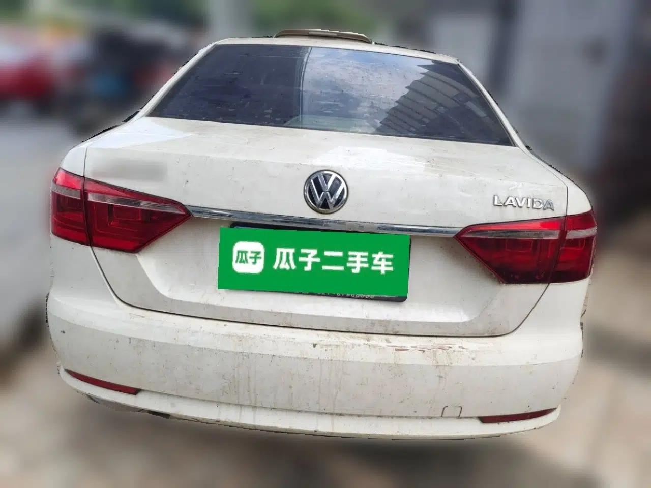 Volkswagen Lavida 2013 Revised Classic 1.6L Automatic Fashion Edition — миниатюра 5