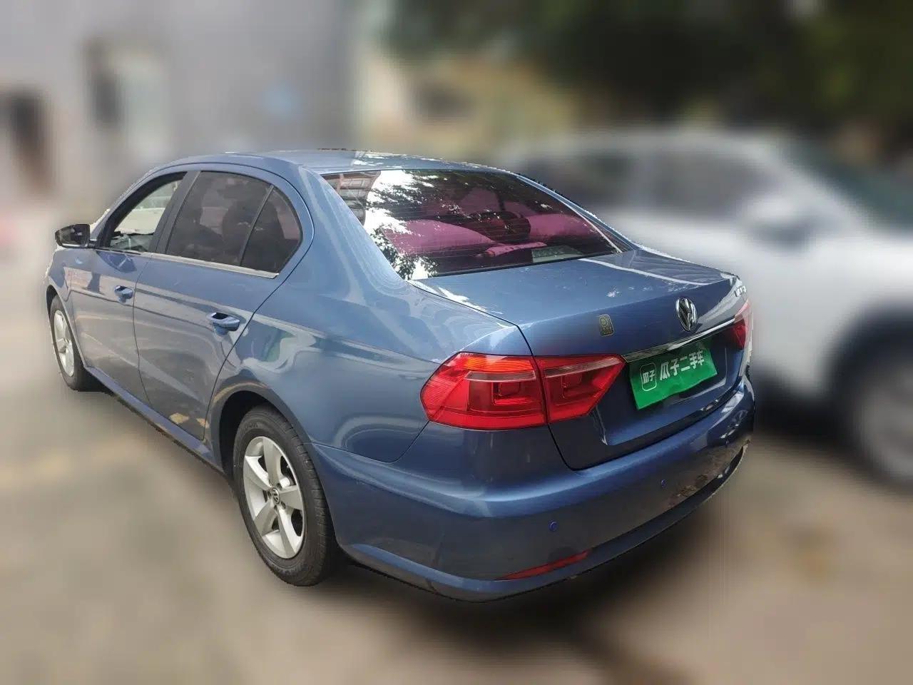 Volkswagen Lavida 2013 1.6L Automatic Fashion Edition — миниатюра 4