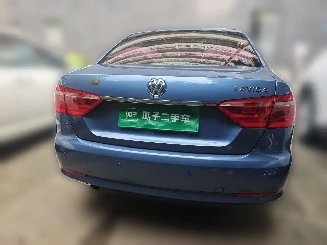 Volkswagen Lavida 2013 1.6L Automatic Fashion Edition — миниатюра 5
