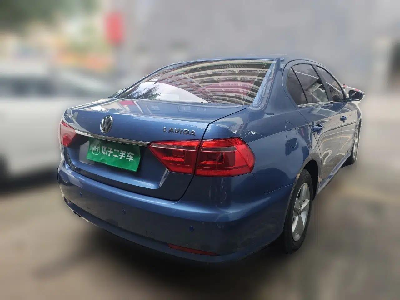 Volkswagen Lavida 2013 1.6L Automatic Fashion Edition — миниатюра 6