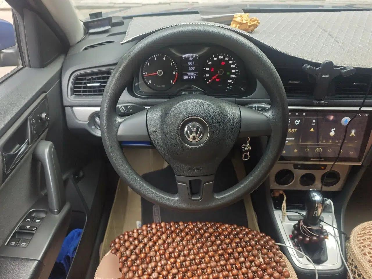 Volkswagen Lavida 2013 1.6L Automatic Fashion Edition — миниатюра 10