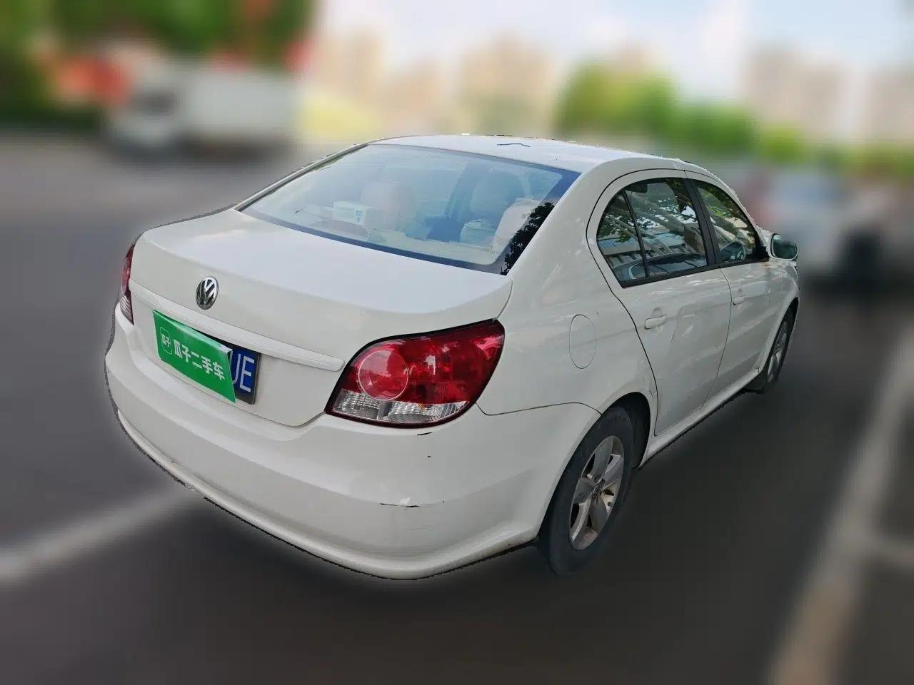 Volkswagen Lavida 2011 1.6L Automatic PinYou Edition — миниатюра 6