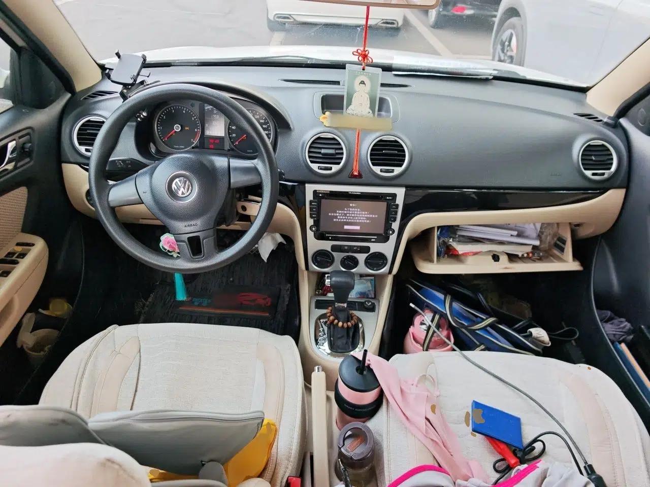 Volkswagen Lavida 2011 1.6L Automatic PinYou Edition — миниатюра 9