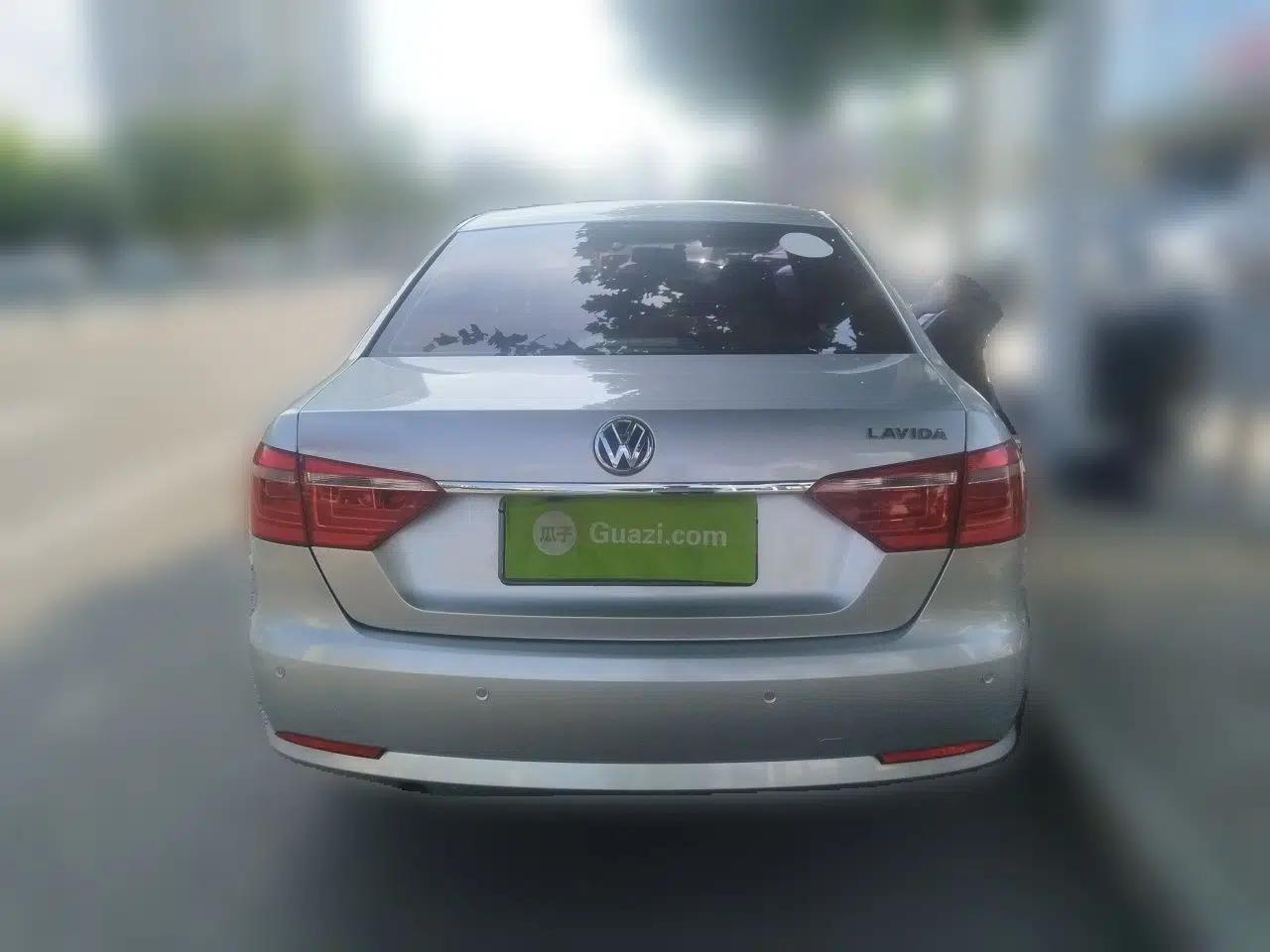 Volkswagen Lavida 2013 1.6L Automatic Fashion Edition — миниатюра 5