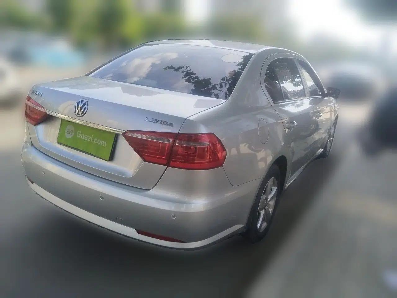 Volkswagen Lavida 2013 1.6L Automatic Fashion Edition — миниатюра 6