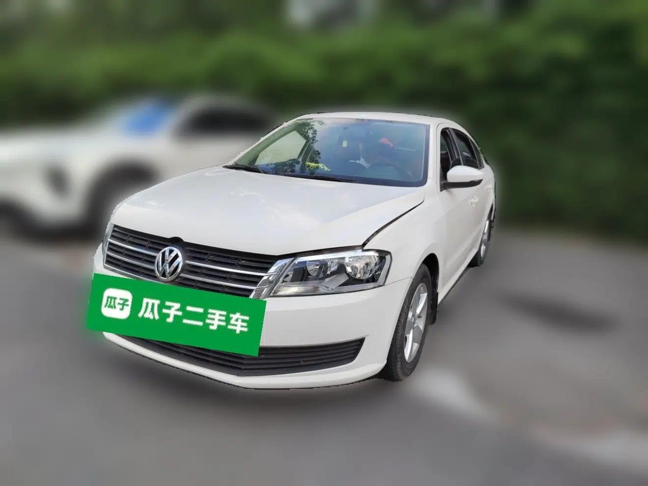 Volkswagen Lavida 2013 Revised Classic 1.6L Automatic Fashion Edition — миниатюра 1