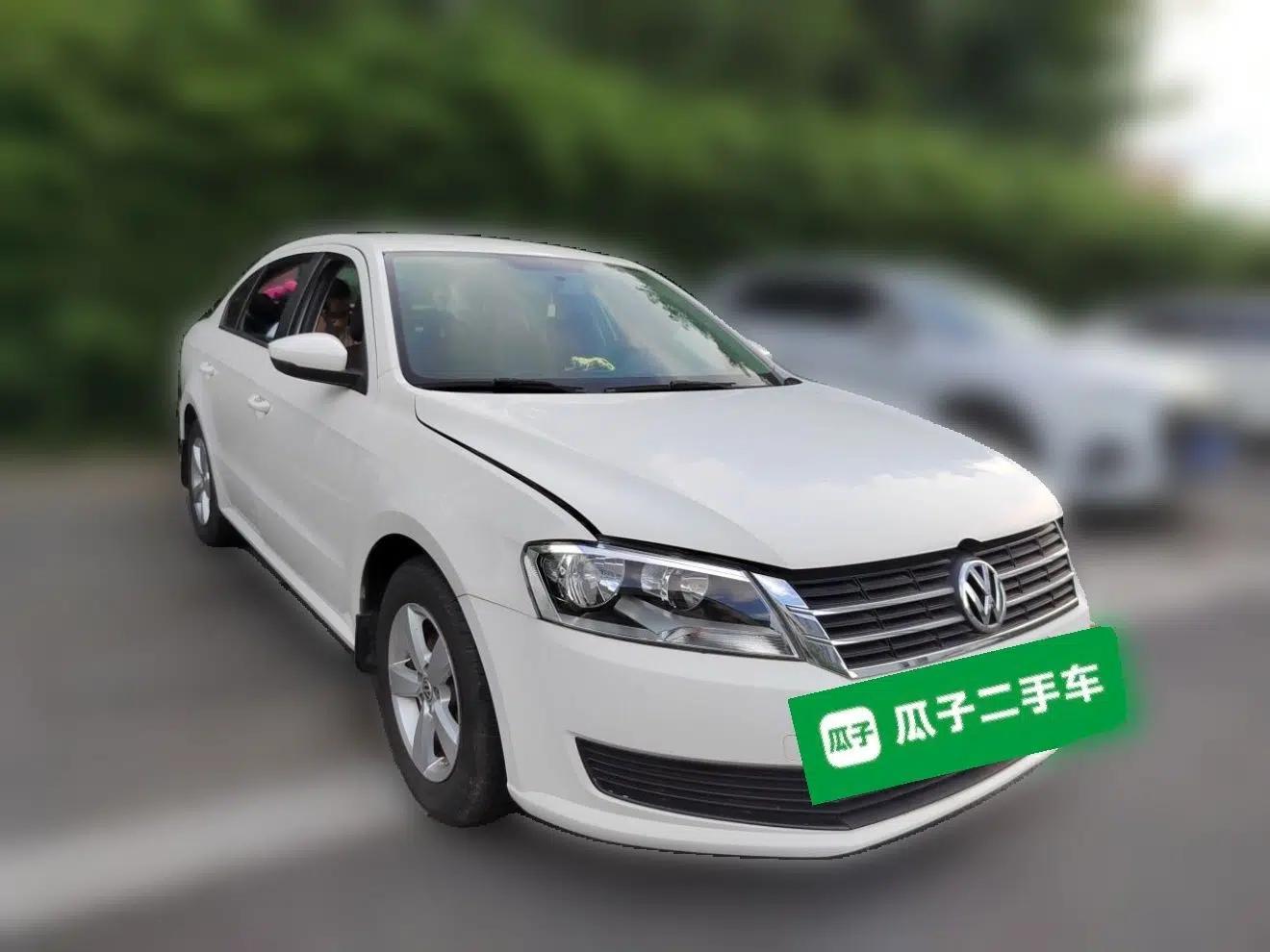 Volkswagen Lavida 2013 Revised Classic 1.6L Automatic Fashion Edition — миниатюра 3