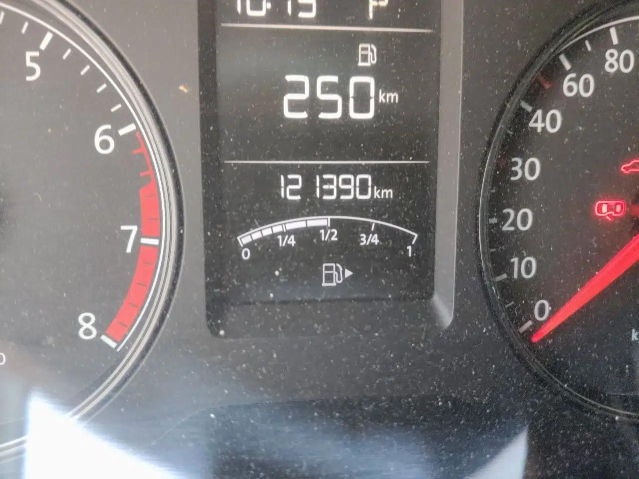 Volkswagen Lavida 2013 Revised Classic 1.6L Automatic Fashion Edition — миниатюра 12
