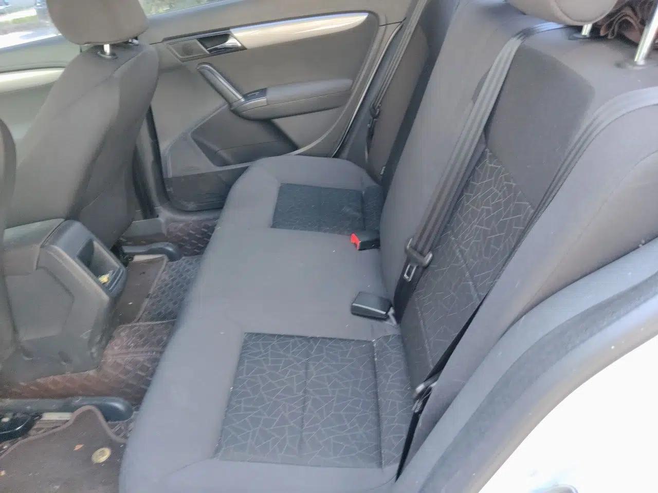 Volkswagen Lavida 2013 Revised Classic 1.6L Automatic Fashion Edition — миниатюра 17