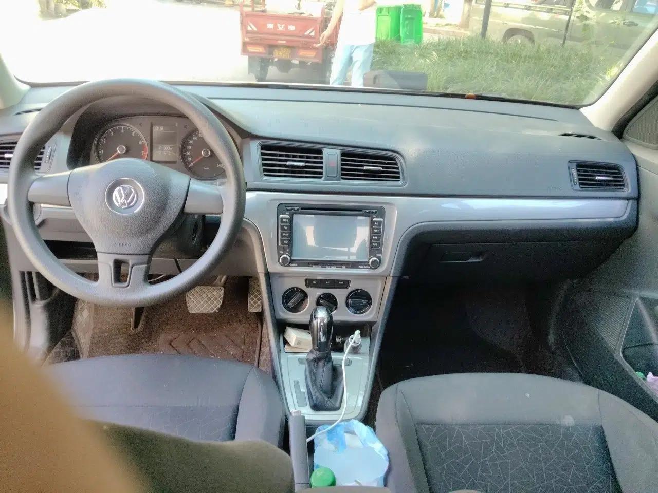Volkswagen Lavida 2013 Revised Classic 1.6L Automatic Fashion Edition — миниатюра 9