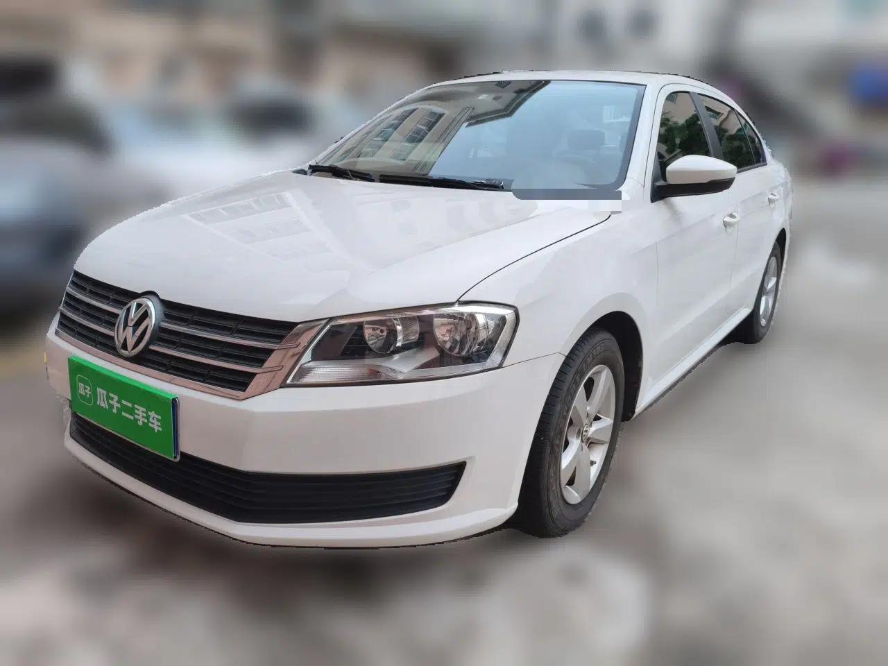 Volkswagen Lavida 2013 Revised Classic 1.6L Automatic Fashion Edition — миниатюра 1