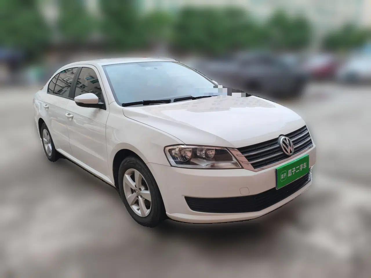 Volkswagen Lavida 2013 Revised Classic 1.6L Automatic Fashion Edition — миниатюра 3