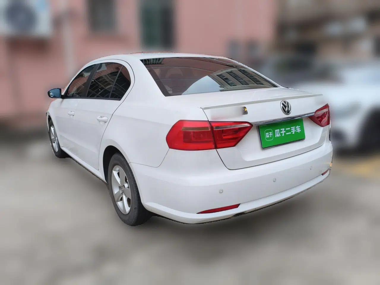 Volkswagen Lavida 2013 Revised Classic 1.6L Automatic Fashion Edition — миниатюра 4