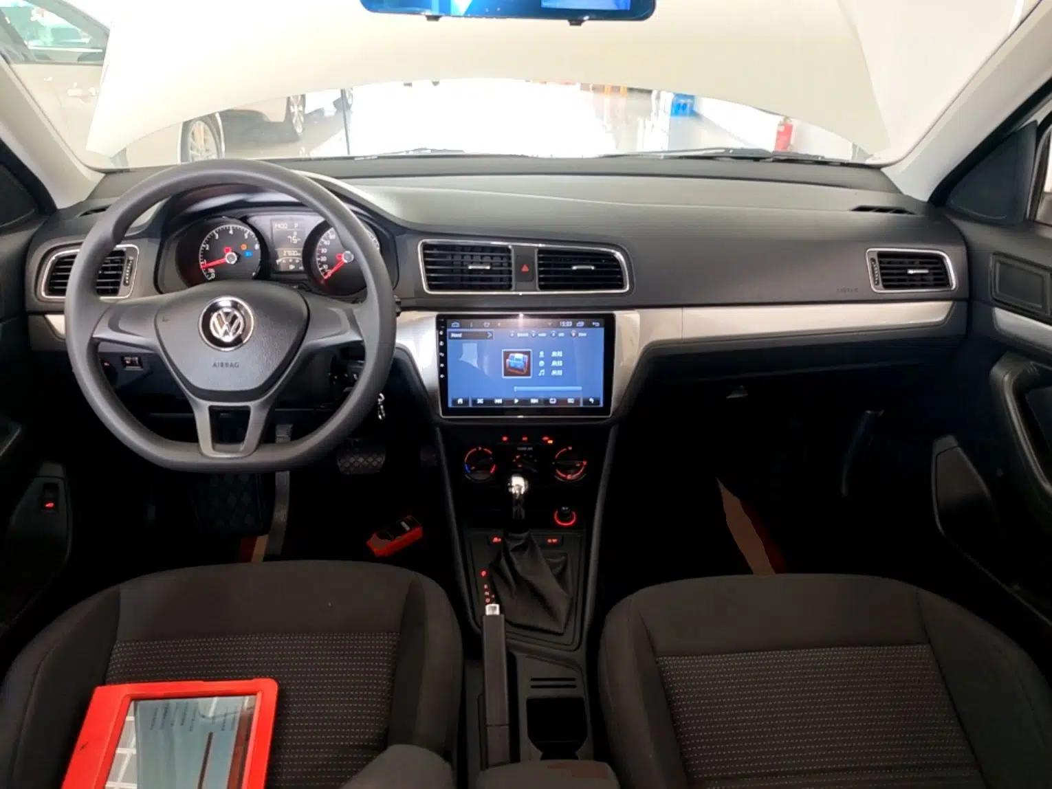 Volkswagen Lavida 2017 1.6L Automatic Fashion Edition — миниатюра 12
