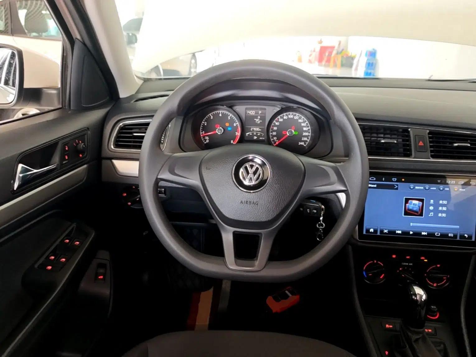Volkswagen Lavida 2017 1.6L Automatic Fashion Edition — миниатюра 13