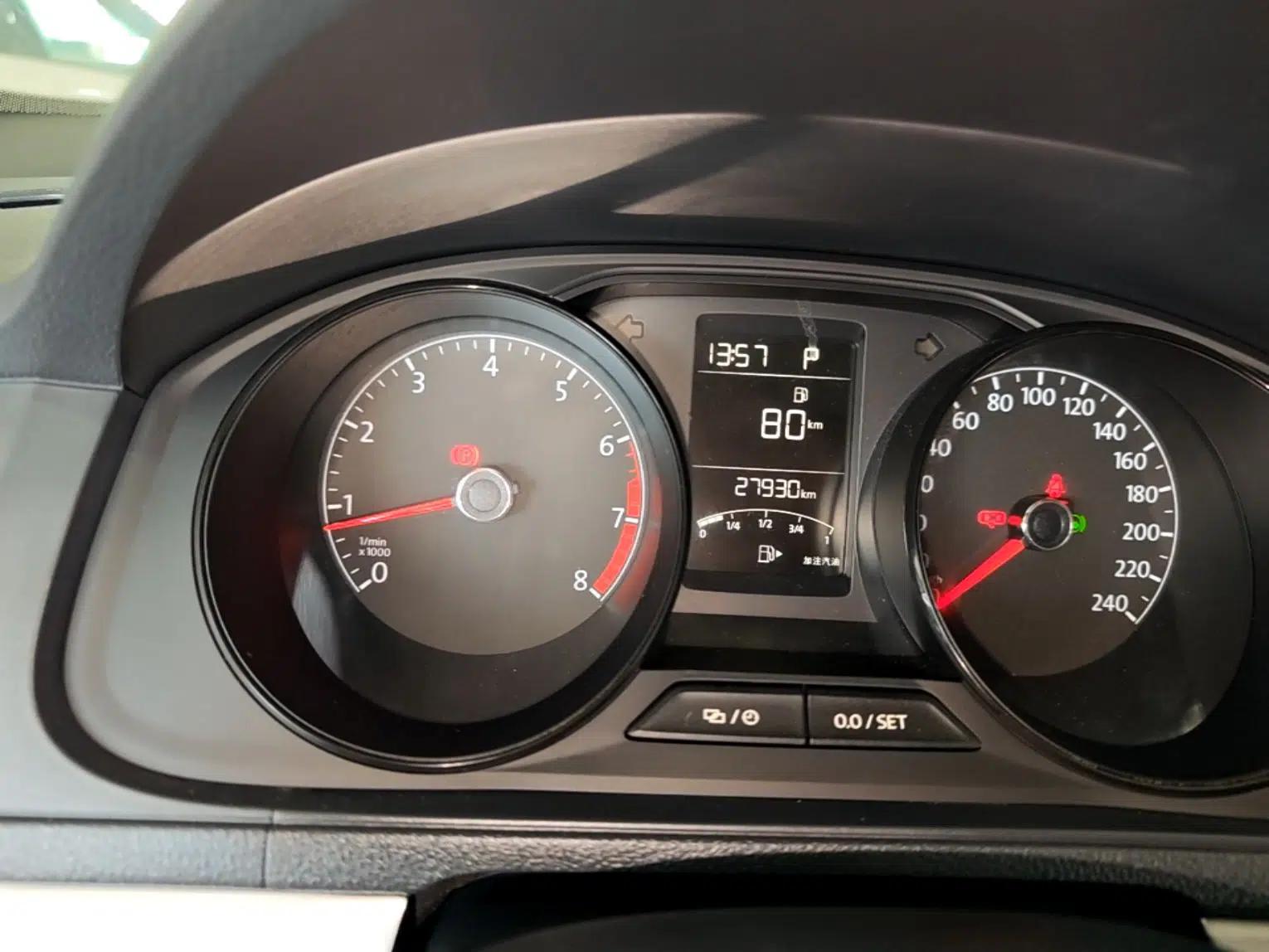 Volkswagen Lavida 2017 1.6L Automatic Fashion Edition — миниатюра 14