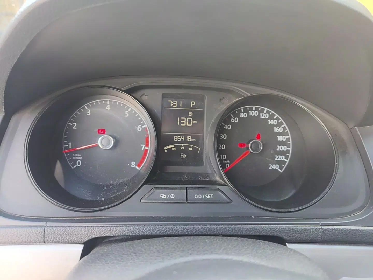 Volkswagen Lavida 2015 1.6L Automatic Fashion Edition — миниатюра 14
