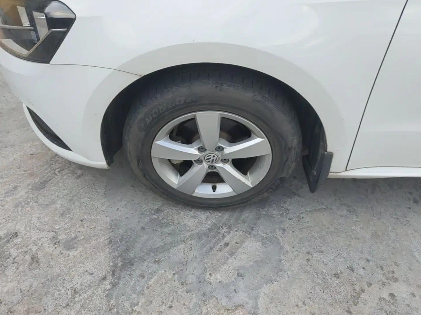 Volkswagen Lavida 2015 1.6L Automatic Fashion Edition — миниатюра 10
