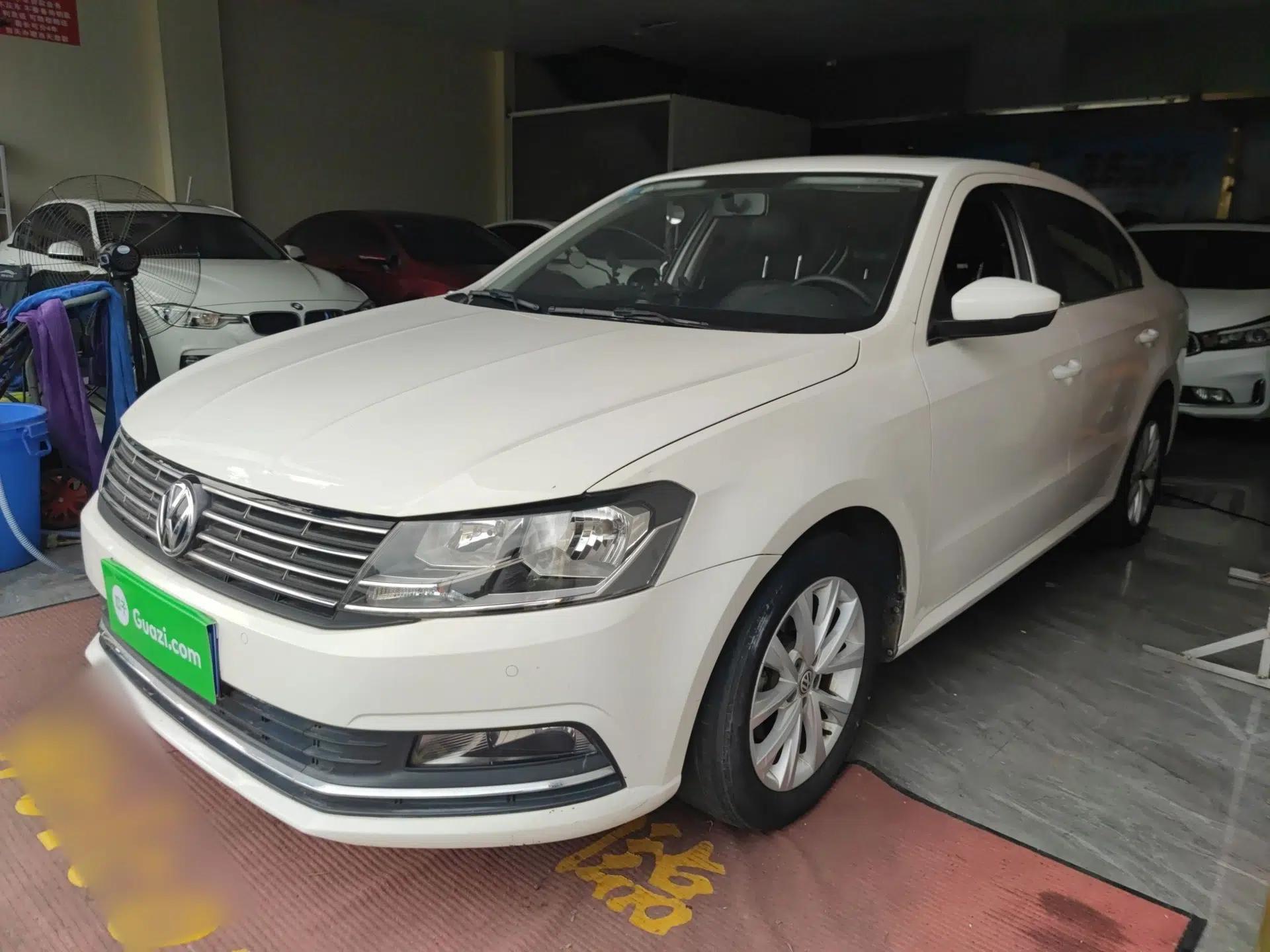 Volkswagen Lavida 2017 1.6L Automatic Comfort Edition — миниатюра 1