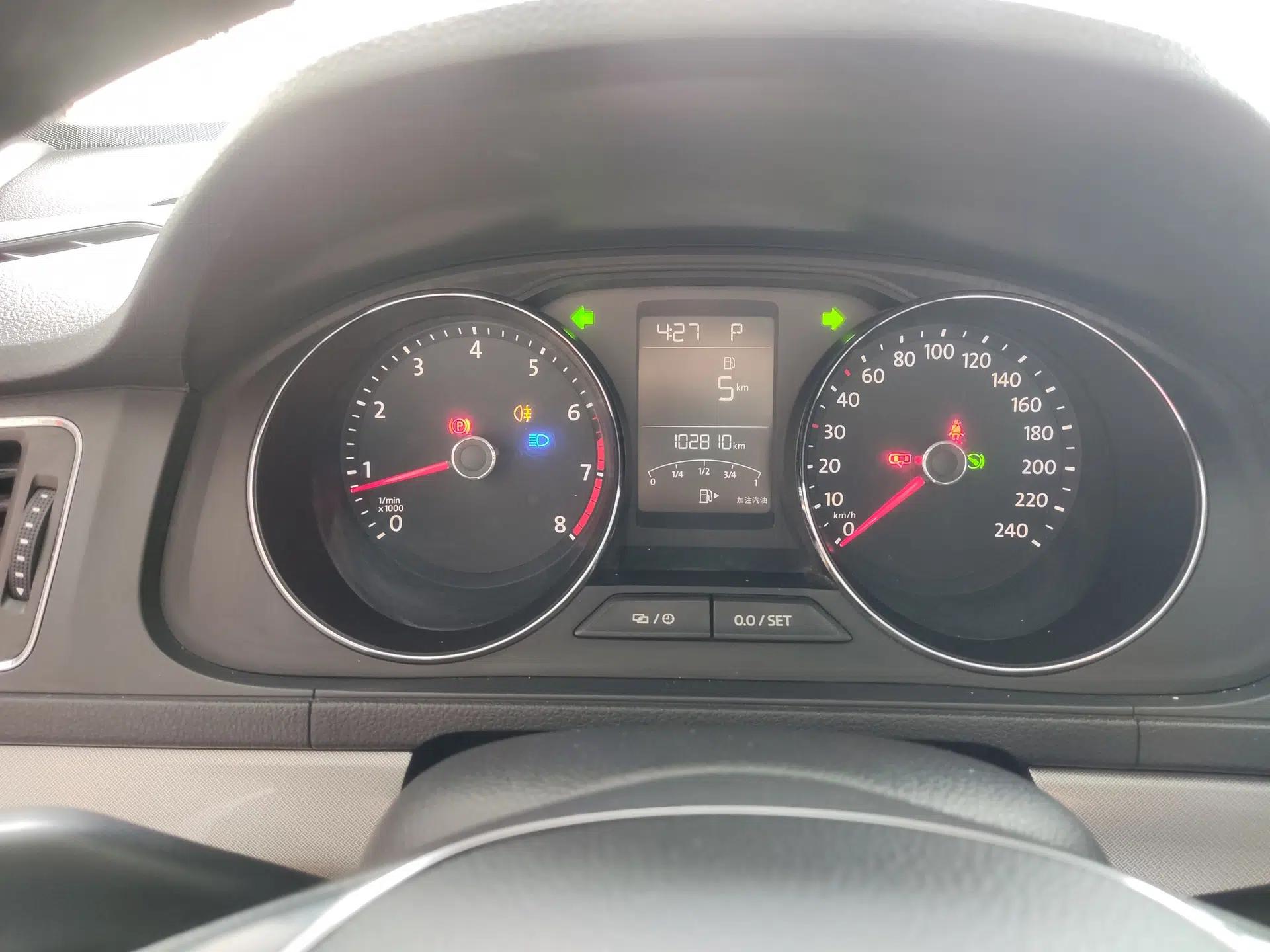 Volkswagen Lavida 2017 1.6L Automatic Comfort Edition — миниатюра 19