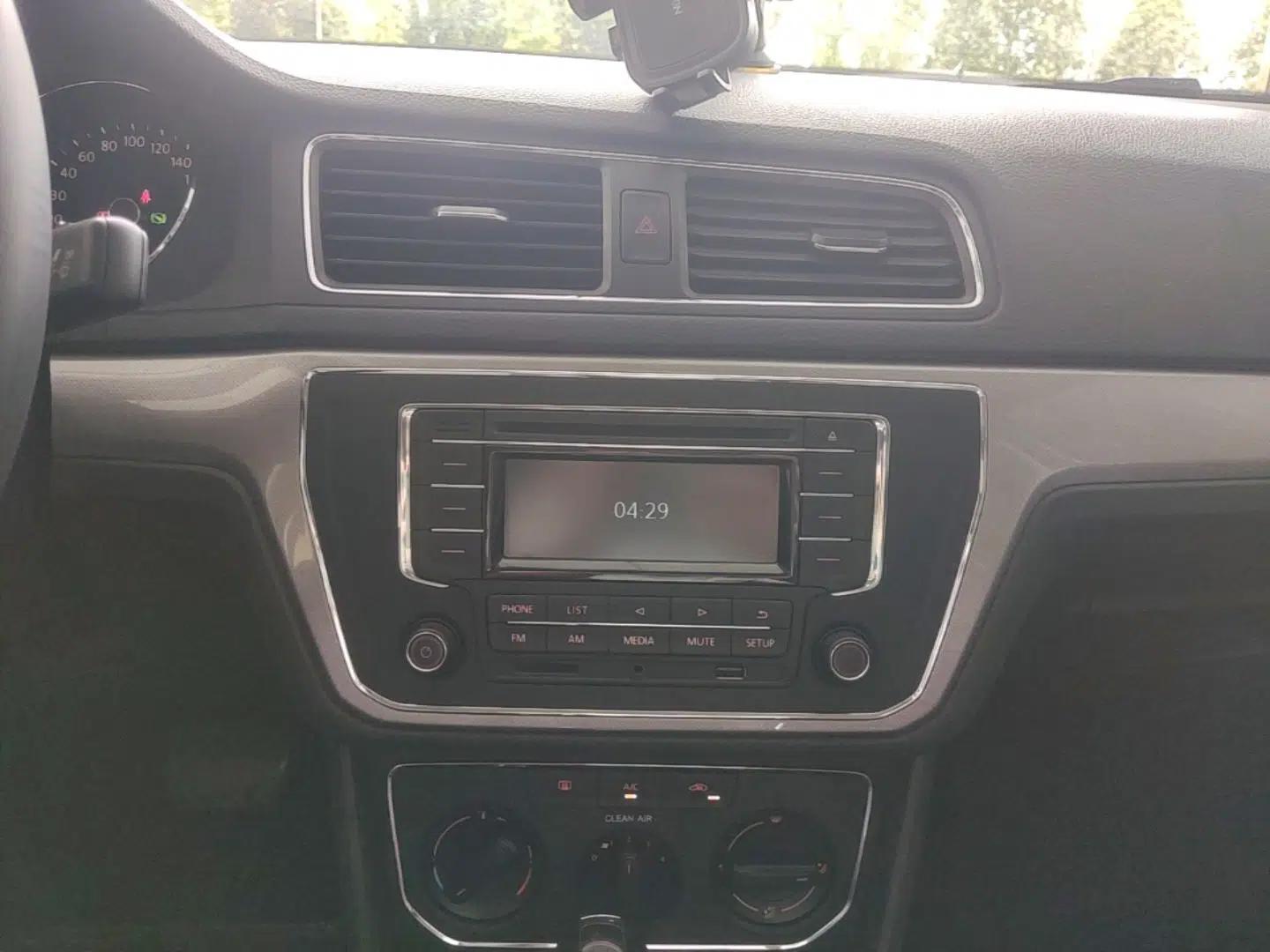 Volkswagen Lavida 2017 1.6L Automatic Comfort Edition — миниатюра 20