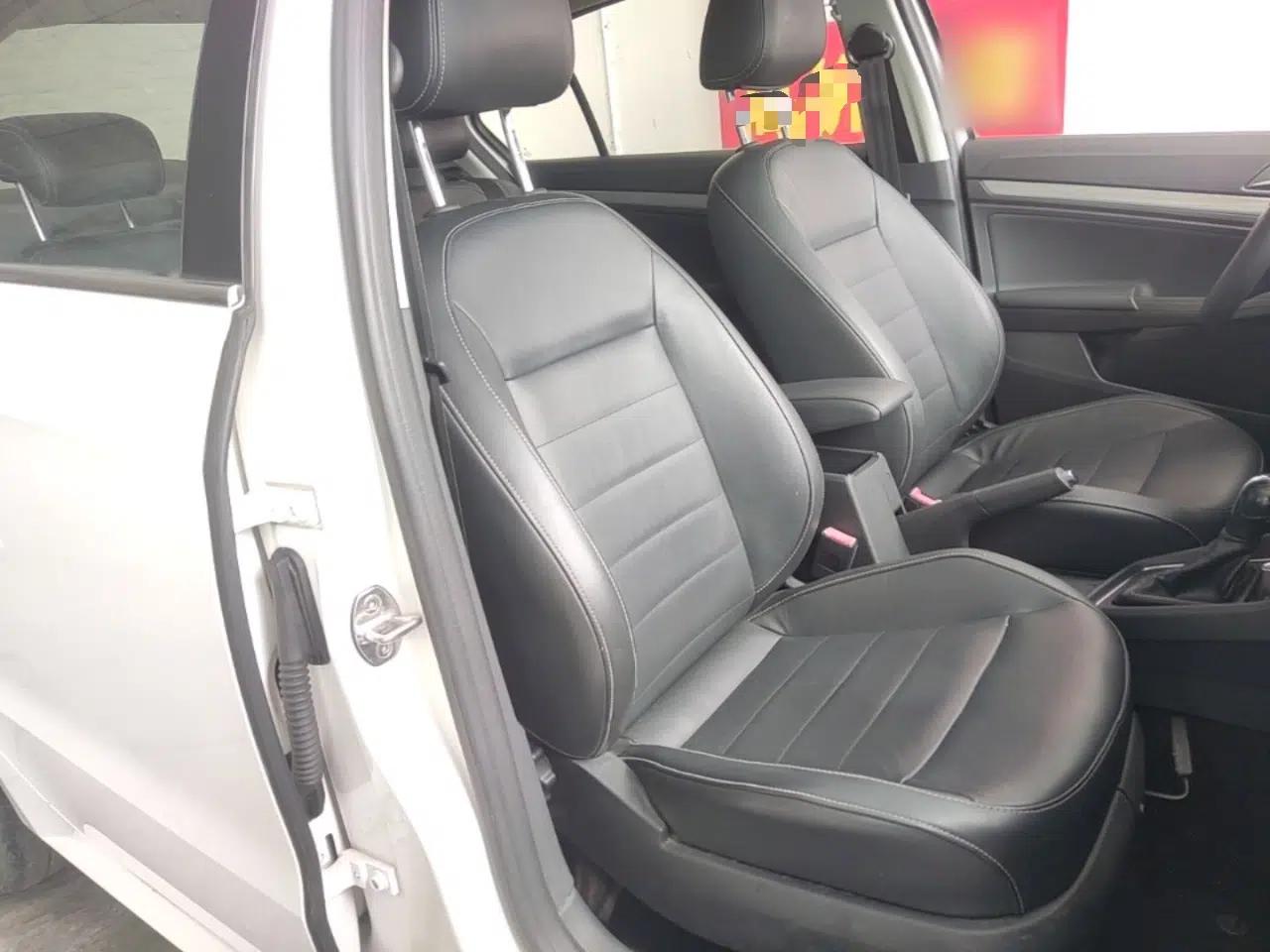 Volkswagen Lavida 2017 1.6L Automatic Comfort Edition — миниатюра 24