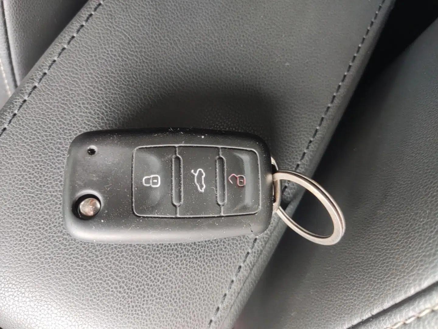 Volkswagen Lavida 2017 1.6L Automatic Comfort Edition — миниатюра 28