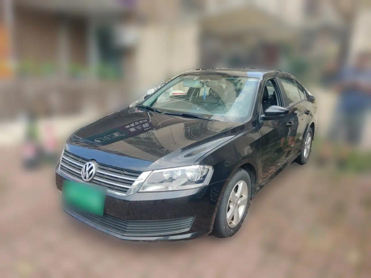 Volkswagen Lavida 2013 Revised Classic 1.6L Automatic Fashion Edition — миниатюра 1