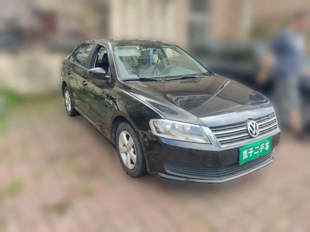 Volkswagen Lavida 2013 Revised Classic 1.6L Automatic Fashion Edition — миниатюра 3