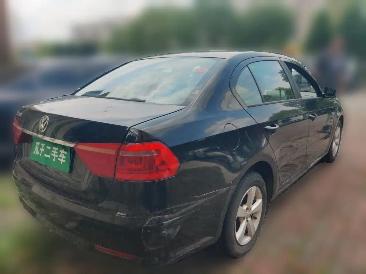 Volkswagen Lavida 2013 Revised Classic 1.6L Automatic Fashion Edition — миниатюра 6