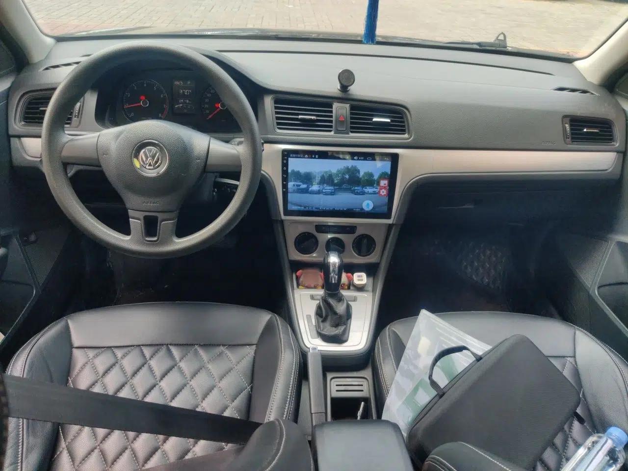 Volkswagen Lavida 2013 Revised Classic 1.6L Automatic Fashion Edition — миниатюра 9