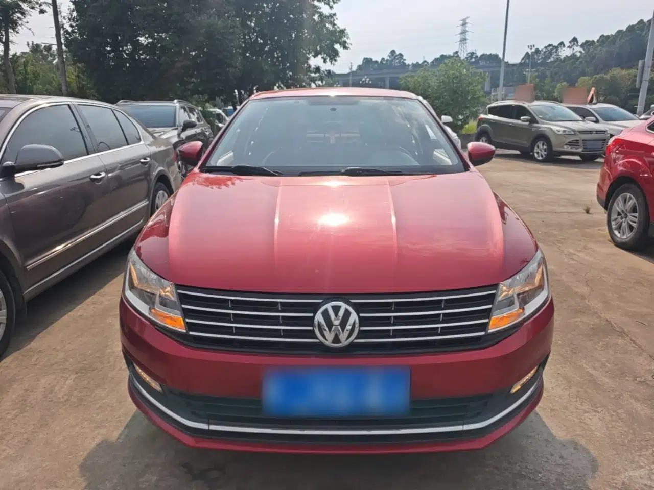 Volkswagen Lavida 2015 1.6L Automatic Comfort Edition — миниатюра 2