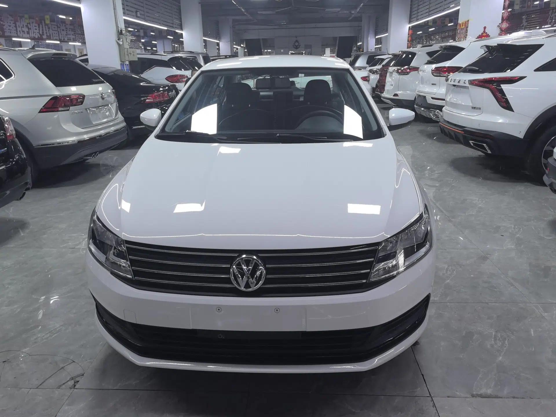 Volkswagen Lavida 2015 1.6L Automatic Fashion Edition — миниатюра 2