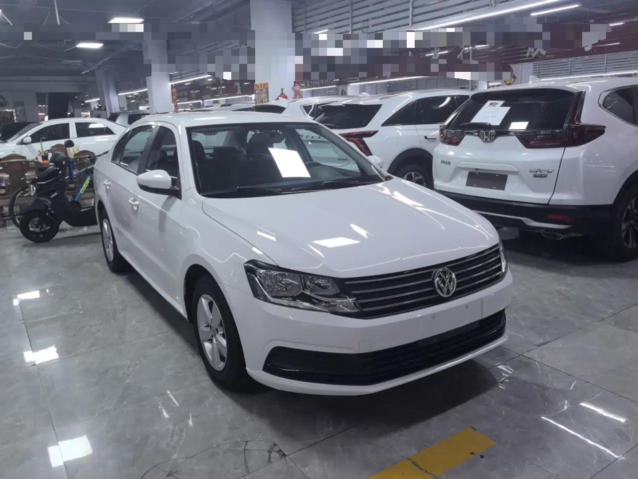 Volkswagen Lavida 2015 1.6L Automatic Fashion Edition — миниатюра 3