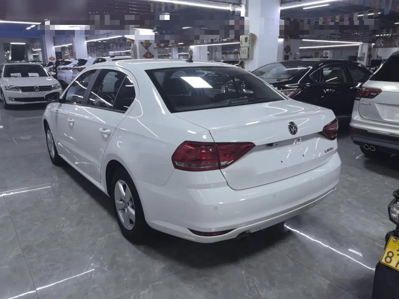 Volkswagen Lavida 2015 1.6L Automatic Fashion Edition — миниатюра 5
