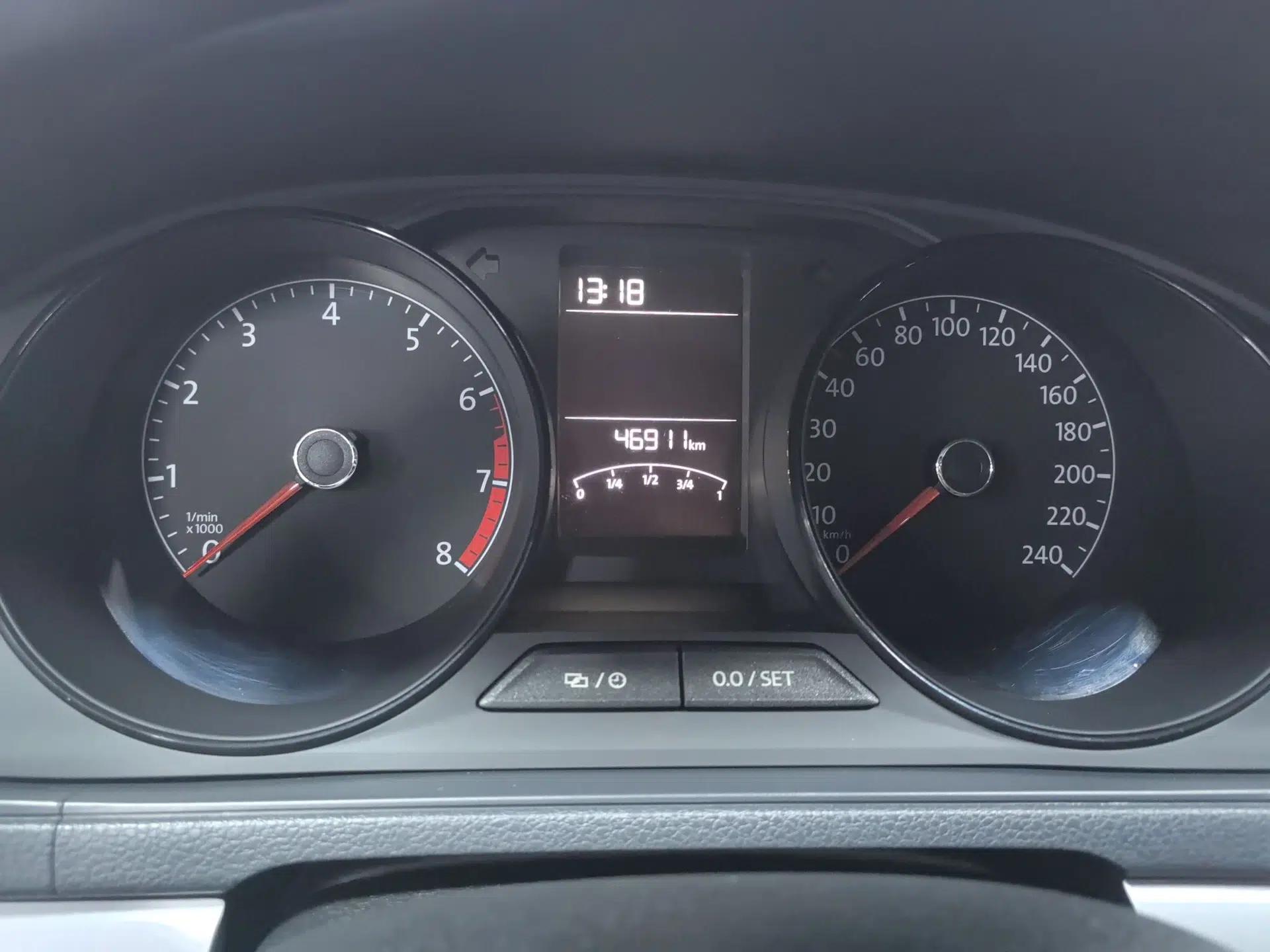 Volkswagen Lavida 2015 1.6L Automatic Fashion Edition — миниатюра 7