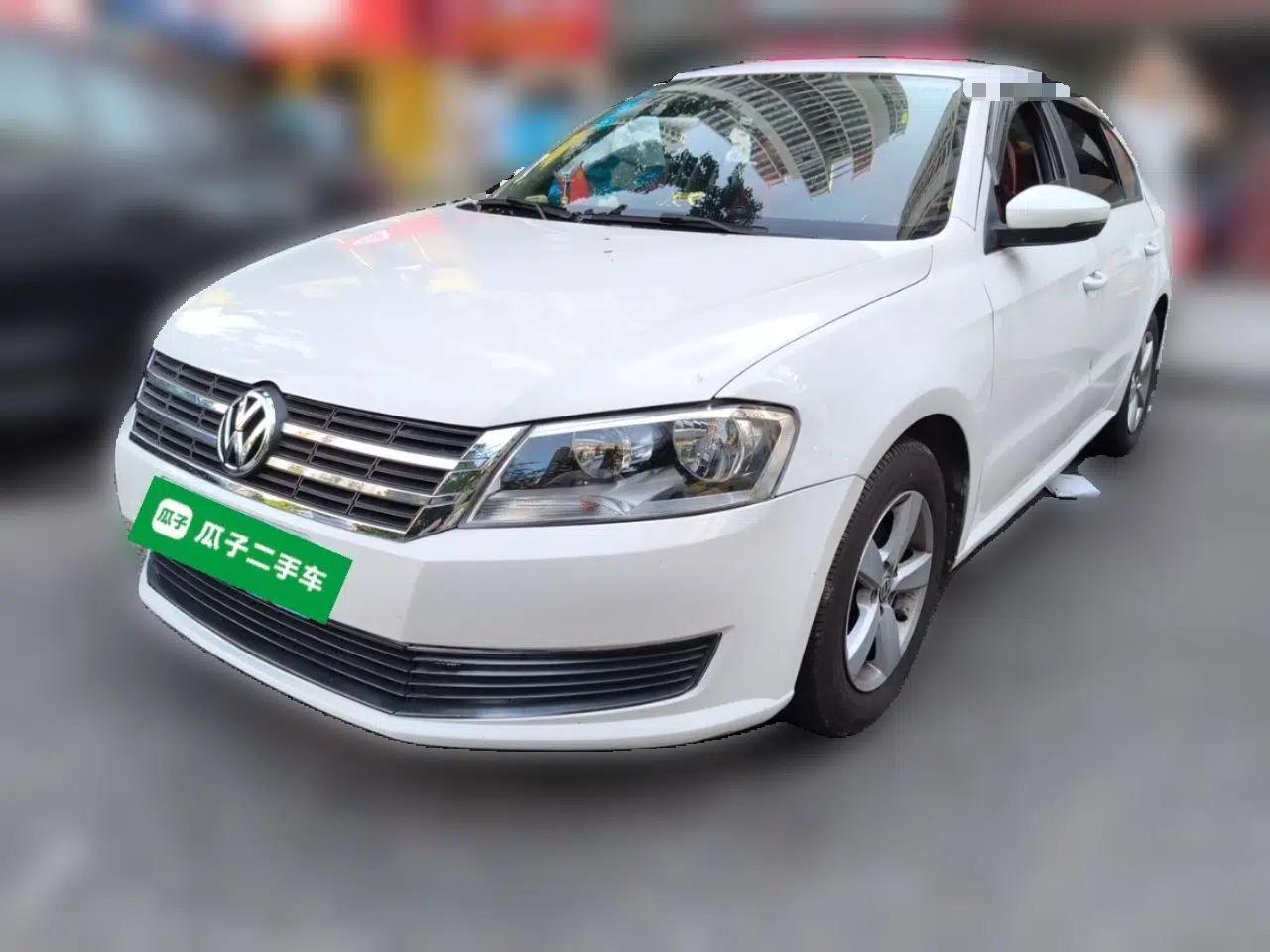 Volkswagen Lavida 2017 1.6L Manual Fashion Edition — миниатюра 1