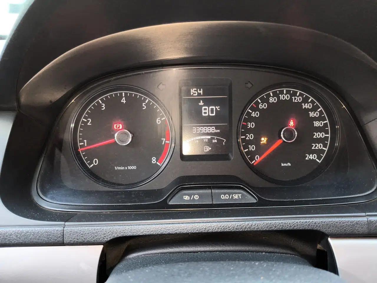 Volkswagen Lavida 2017 1.6L Manual Fashion Edition — миниатюра 11