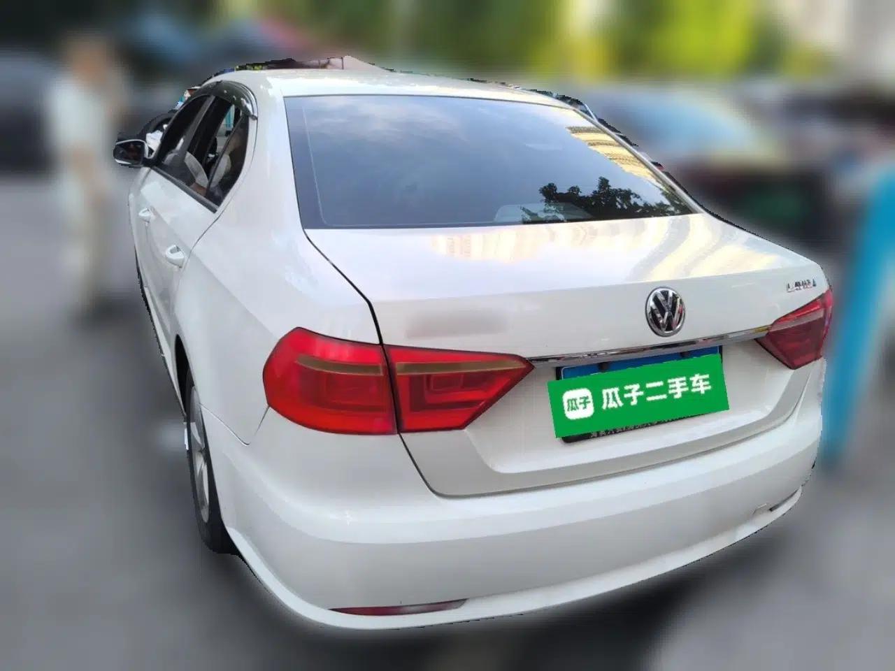 Volkswagen Lavida 2017 1.6L Manual Fashion Edition — миниатюра 4