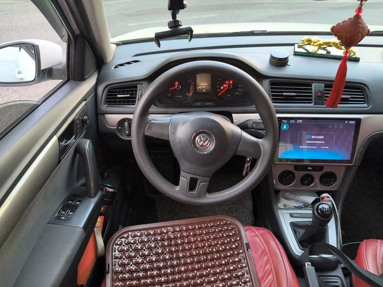Volkswagen Lavida 2017 1.6L Manual Fashion Edition — миниатюра 10